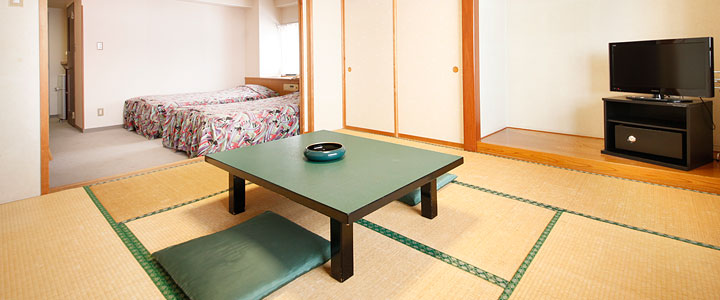 Sleep on beds or futons Combination Japanese-Western-style Room